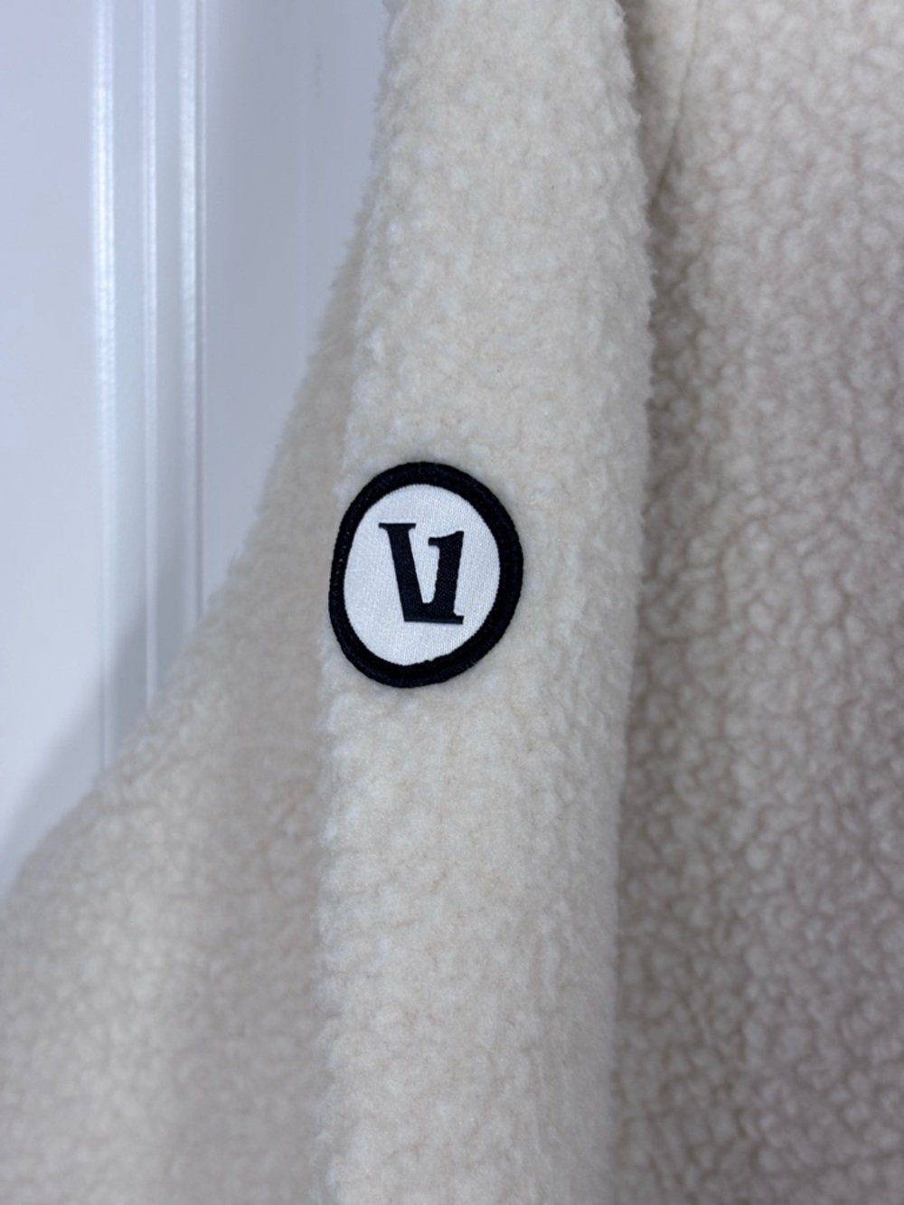 Vuori Alpine Sherpa Jacket Women’s L Cream Gray - Picture 8 of 8